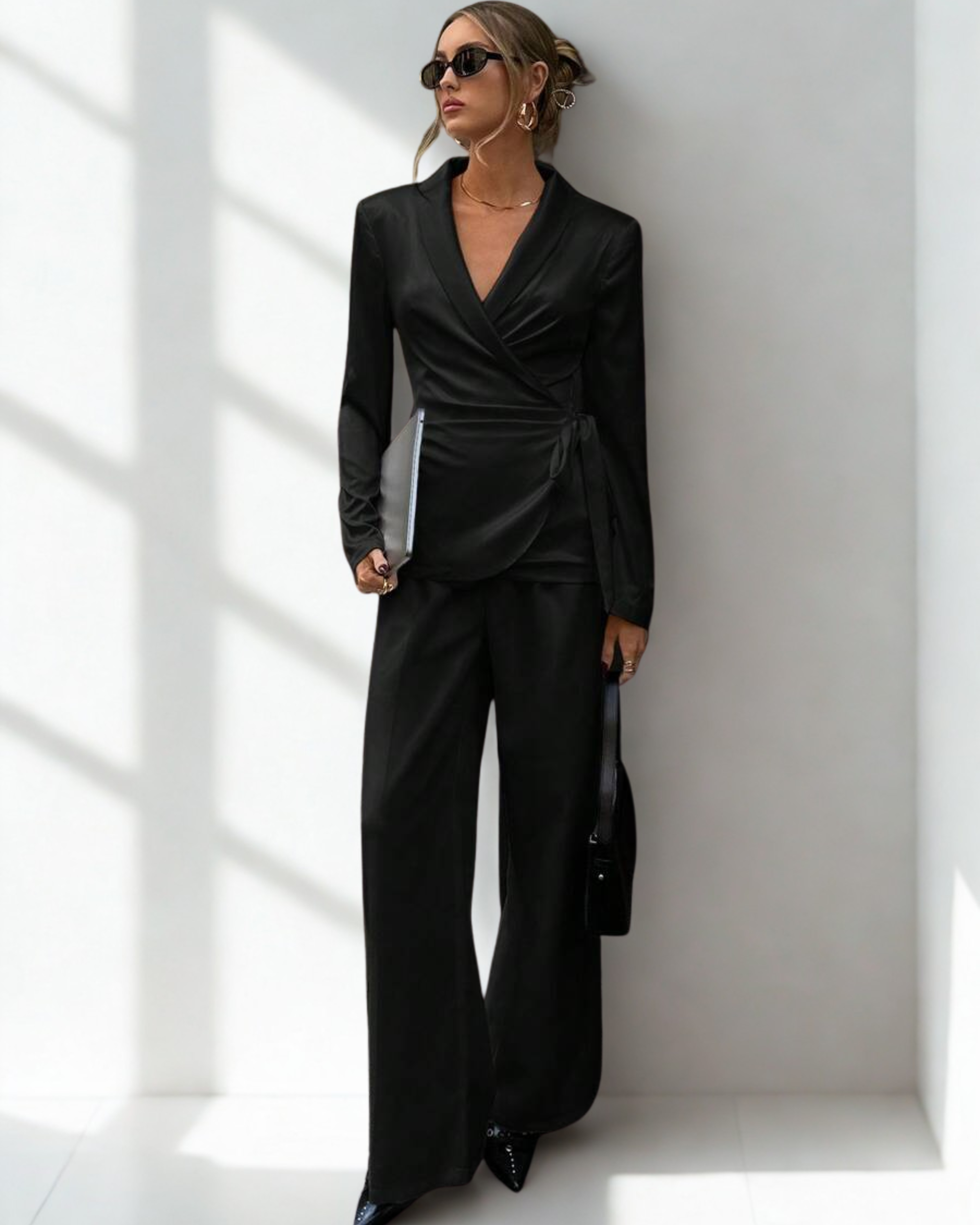 Blusa Preta Transpasse em V com Laço | Elegância Atemporal L’AdePars