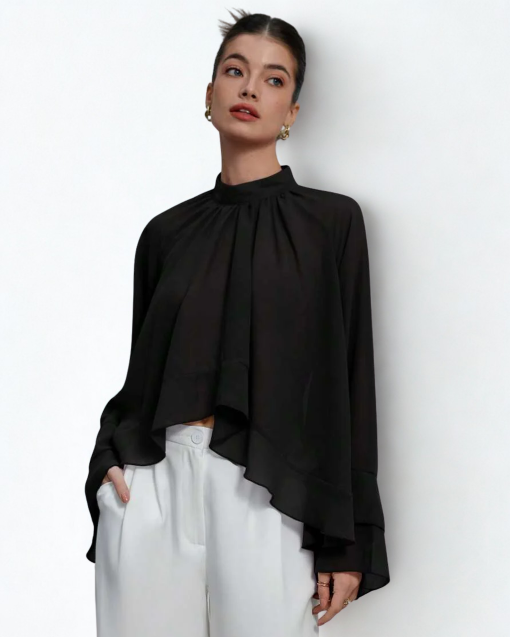 Blusa Feminina Preta em Chiffon com Babados Assimétricos – Oversized Elegante