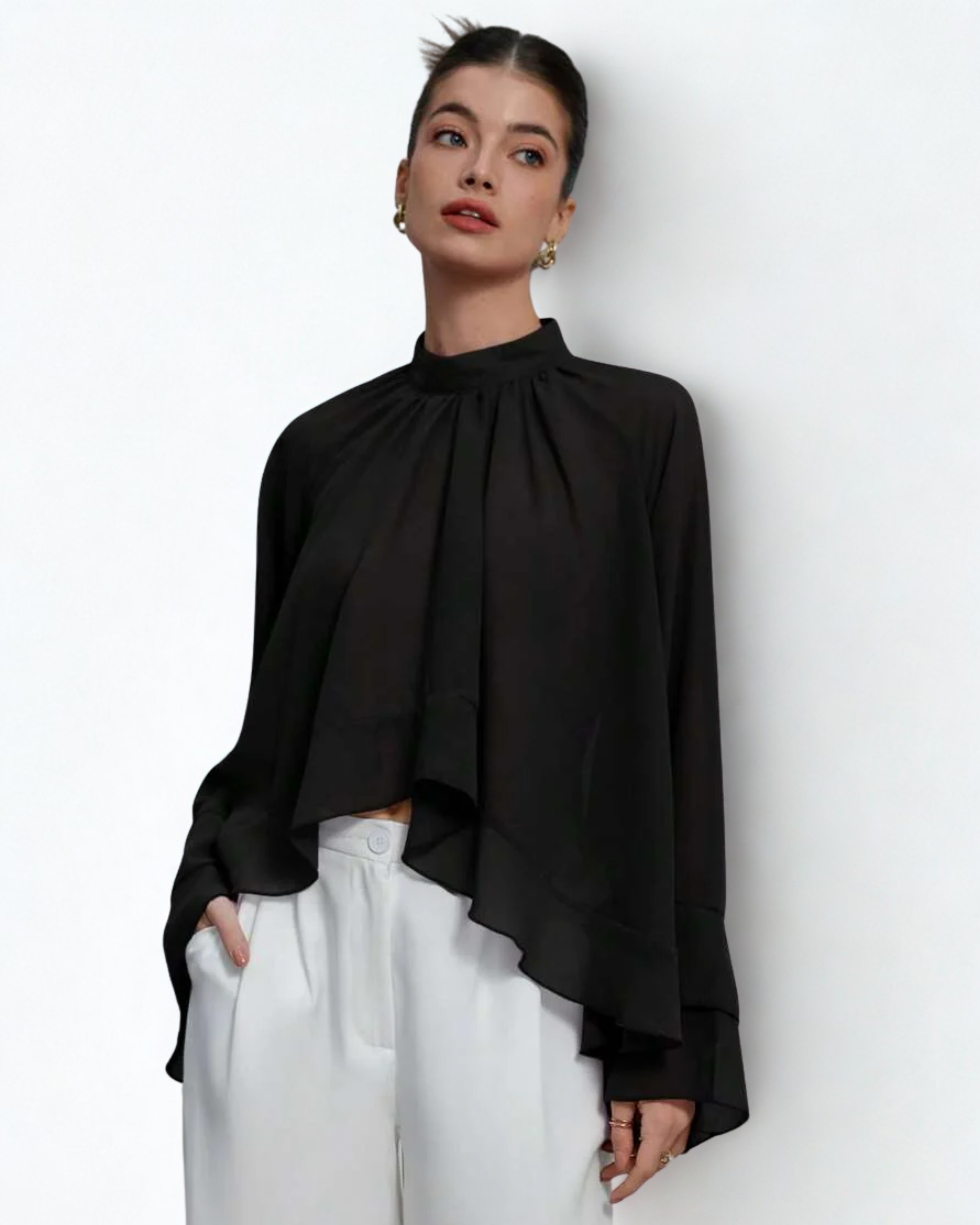 Blusa Feminina Preta em Chiffon com Babados Assimétricos – Oversized Elegante